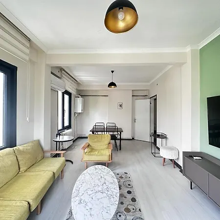 Luxurious With Sea View In Karakoey 4br, 2ba Apartment Istanbul